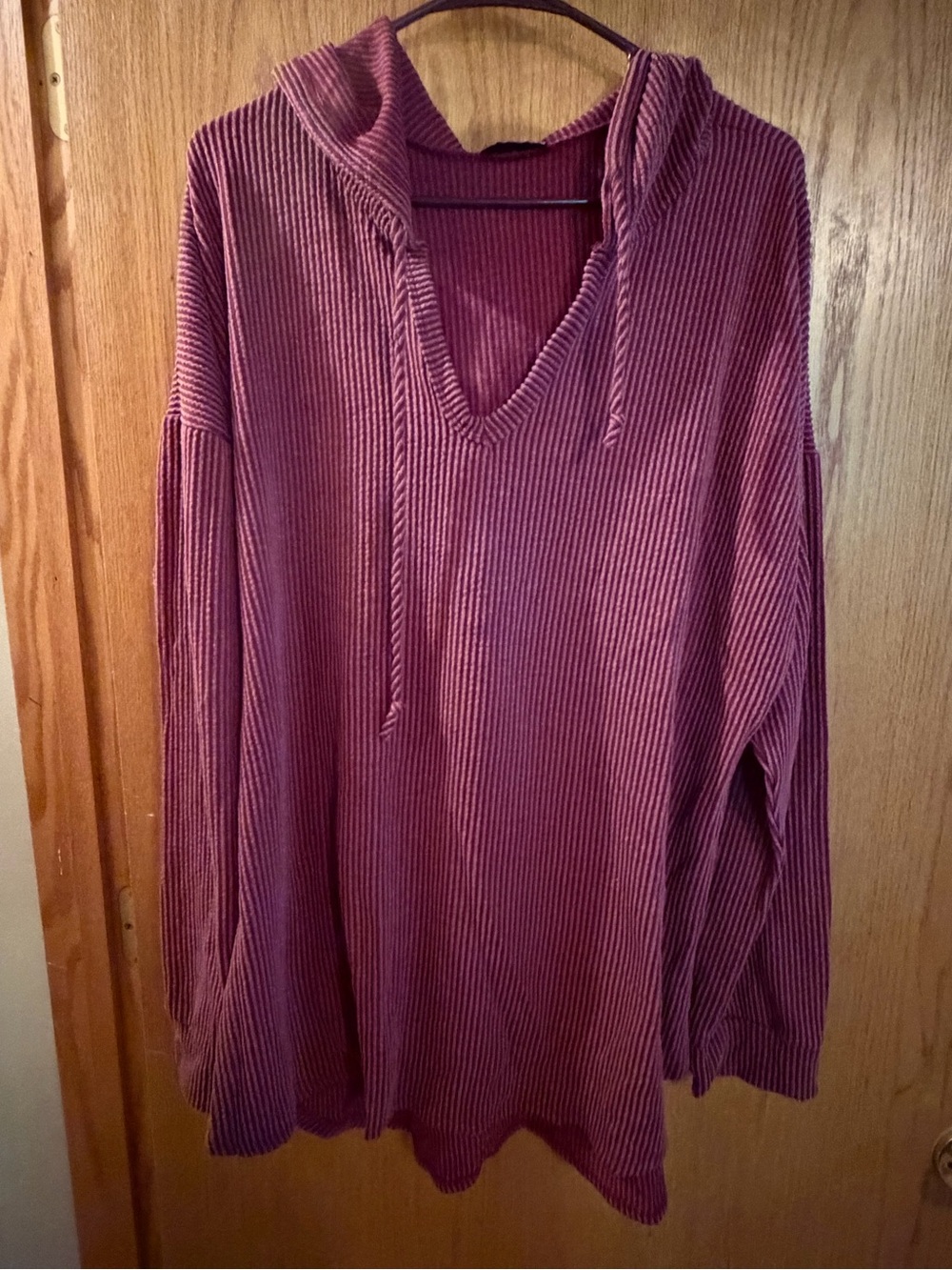 HEIMISH USA Ribbed Hooded Tunic Top in Maroon